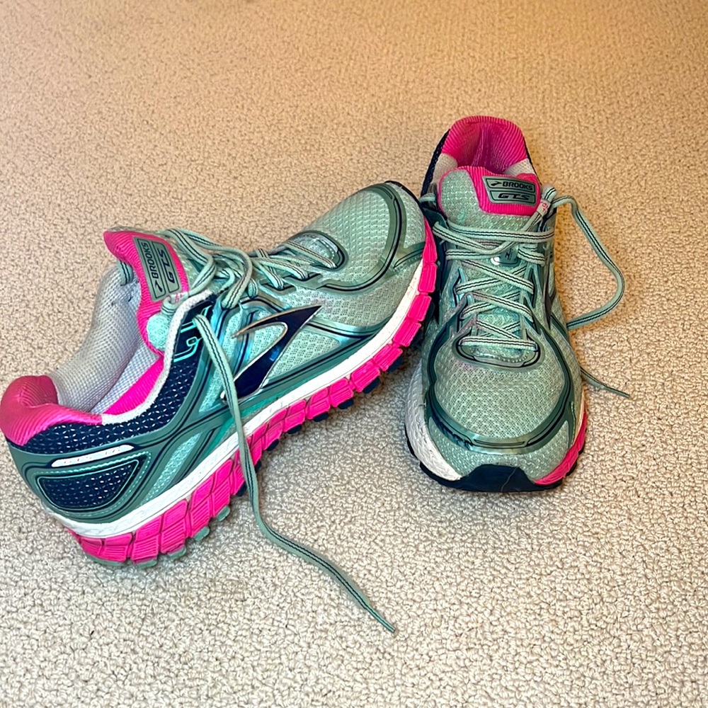 Brooks Sneakers Size 10